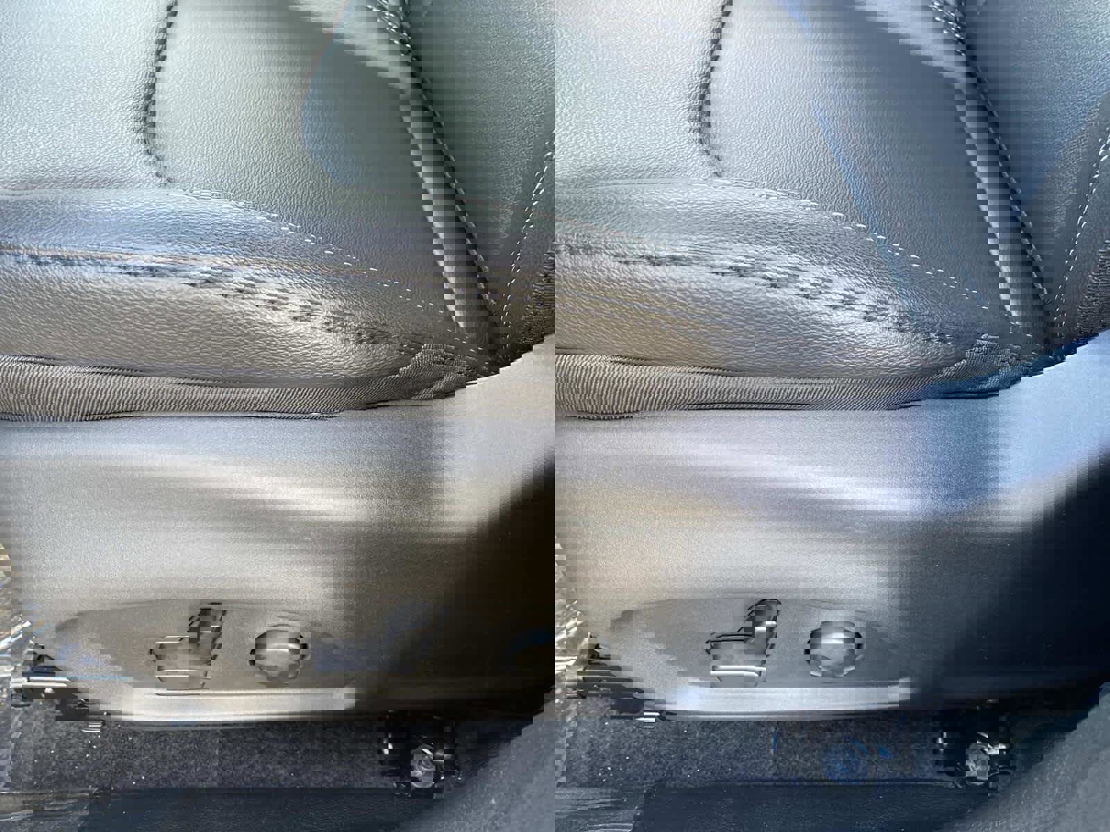 New 2026 Jeep Compass Limited image 9