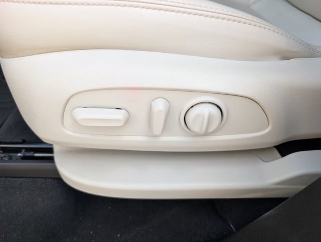 Used 2023 Buick Enclave Essence FWD image 16