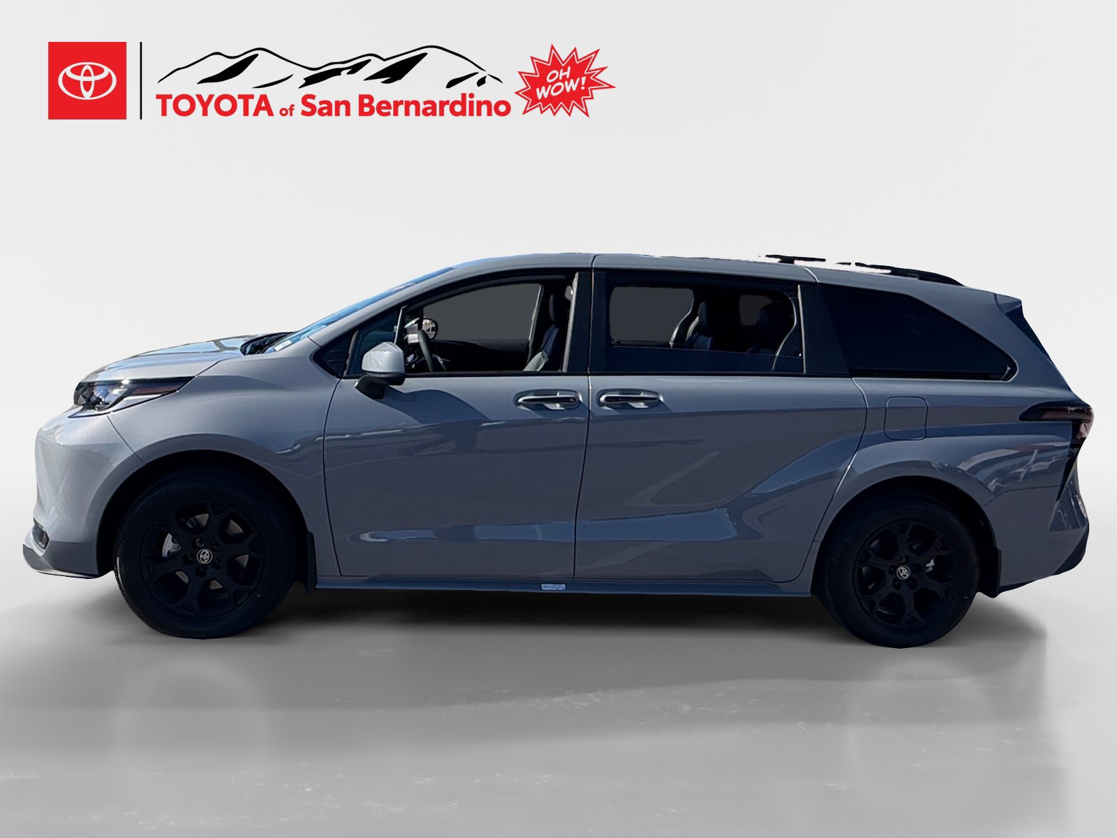 New 2026 Toyota Sienna XLE Woodland Edition AWD/4WD image 2