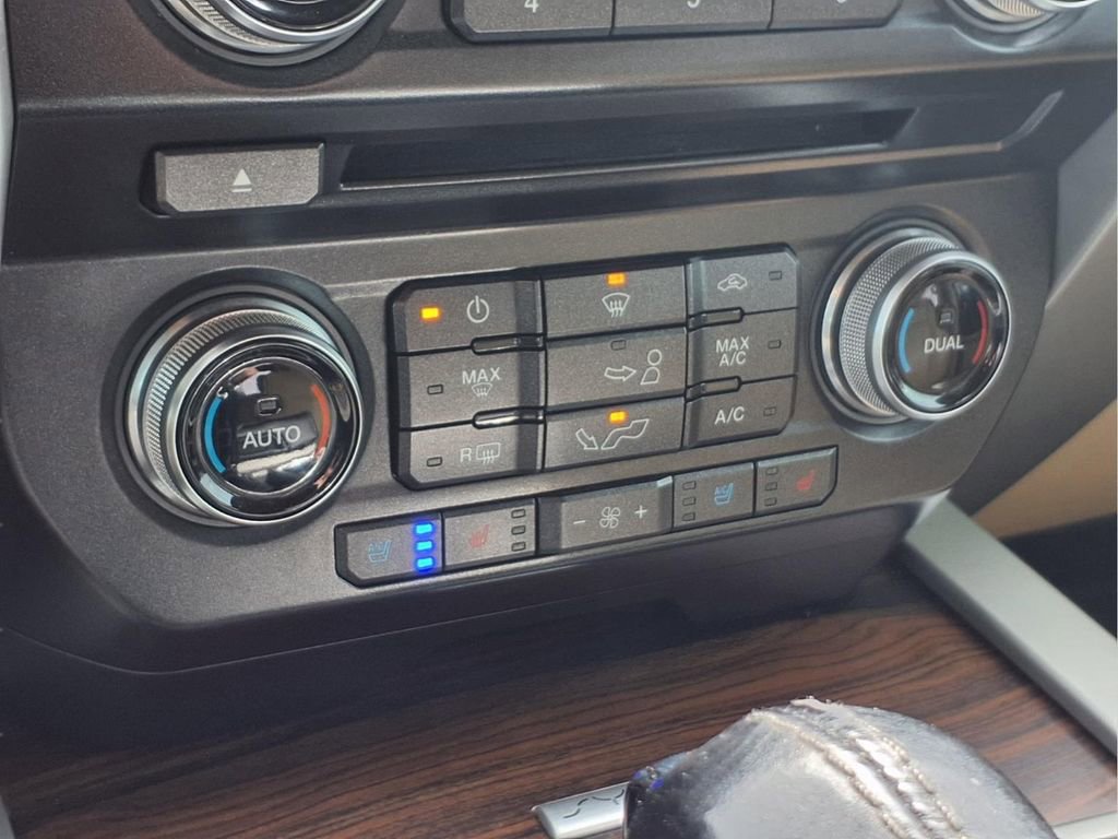 Used 2015 Ford F150 Lariat w/ Equipment Group 501A Mid image 9