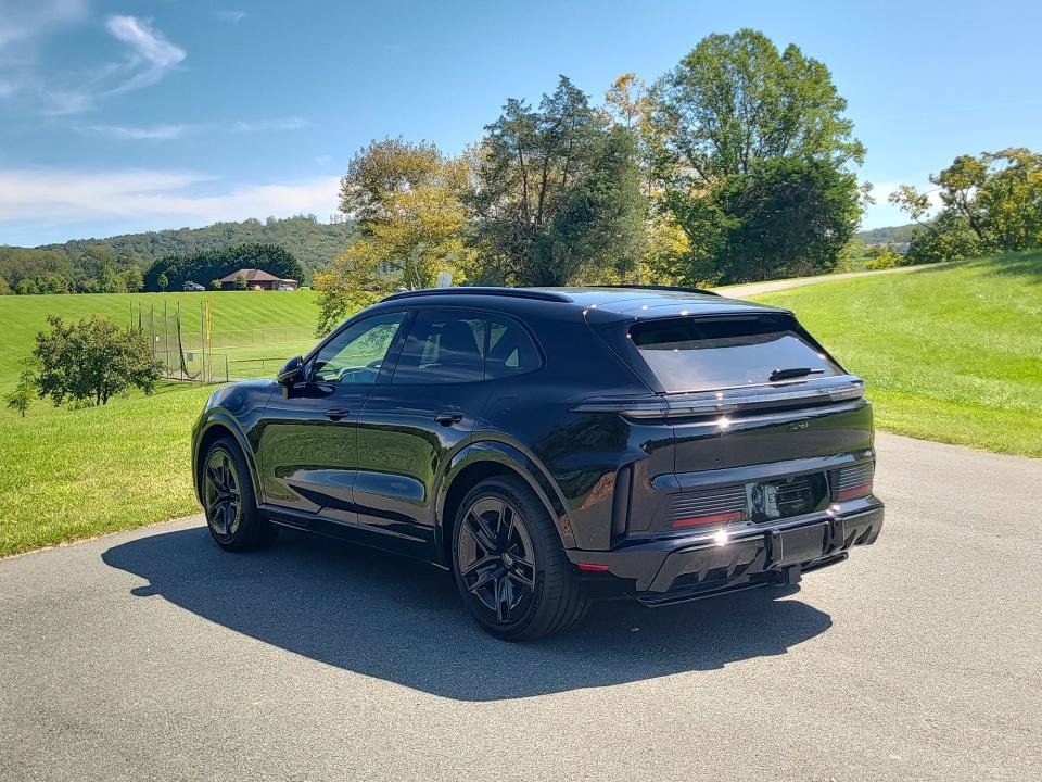 New 2026 Porsche Cayenne Turbo Electric AWD/4WD image 3