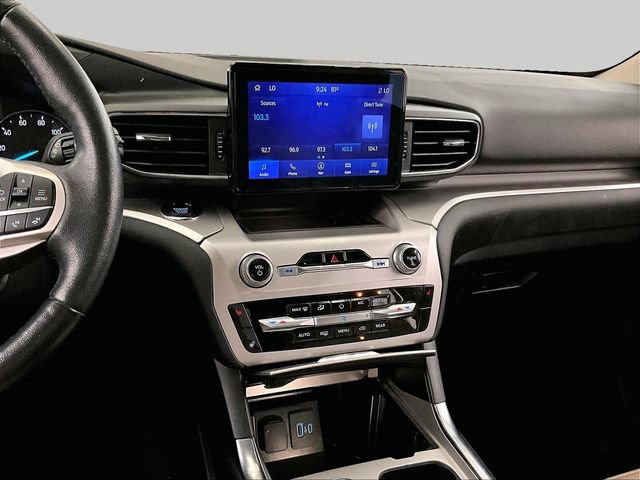 Used 2022 Ford Explorer XLT w/ Equipment Group 202A AWD/4WD image 6