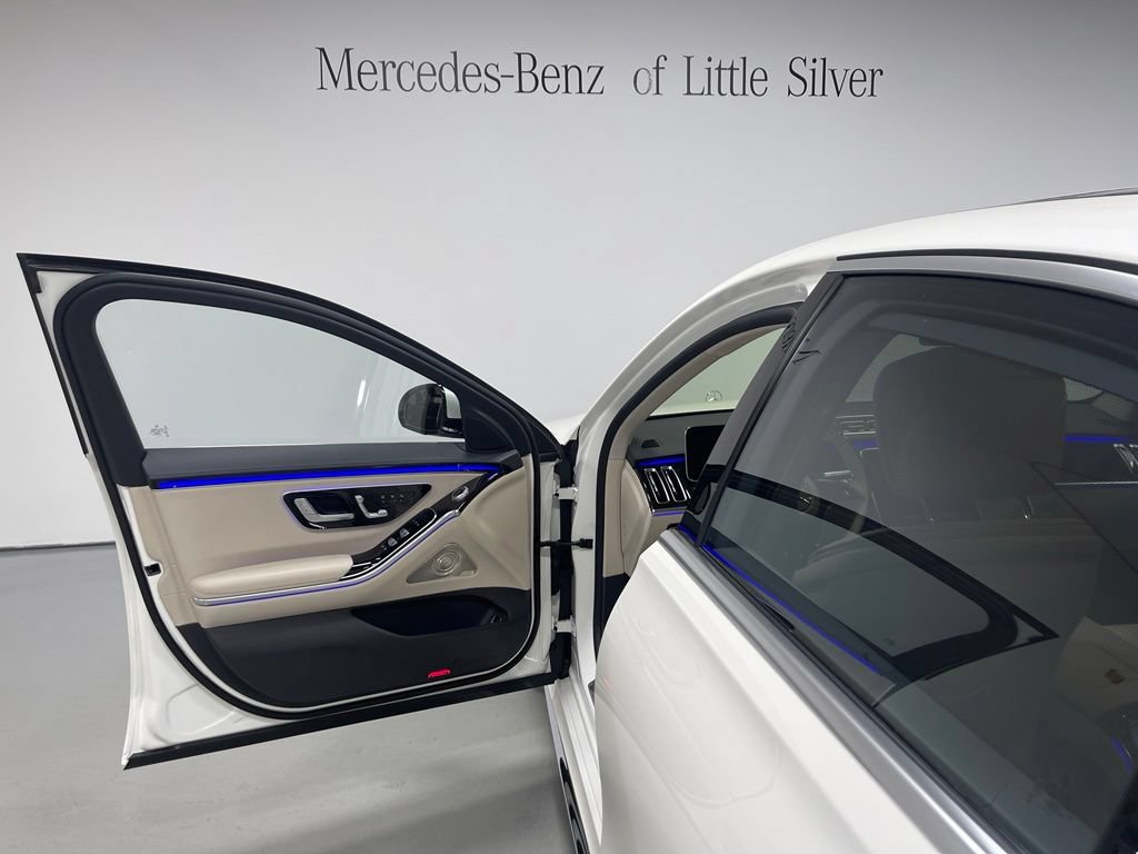 Certified 2022 Mercedes-Benz S 500 4MATIC w/ AMG Line Package image 17