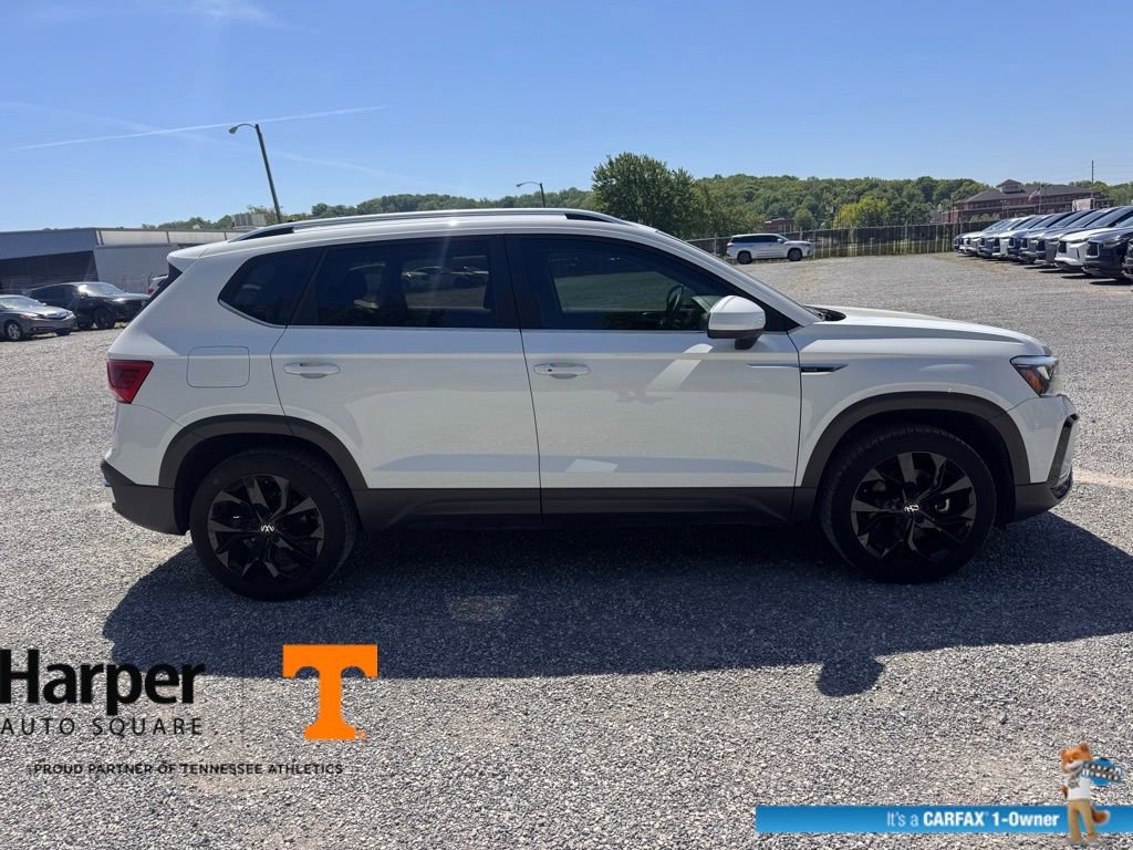 Used 2023 Volkswagen Taos SE w/ Black Wheel Package FWD image 6