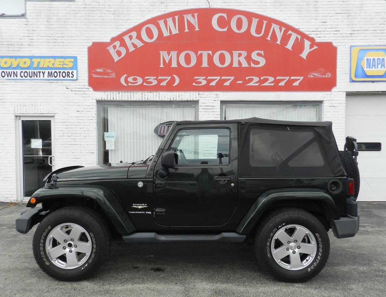 Used 2012 Jeep Wrangler Sahara w/ Trailer Tow Group AWD/4WD image 1