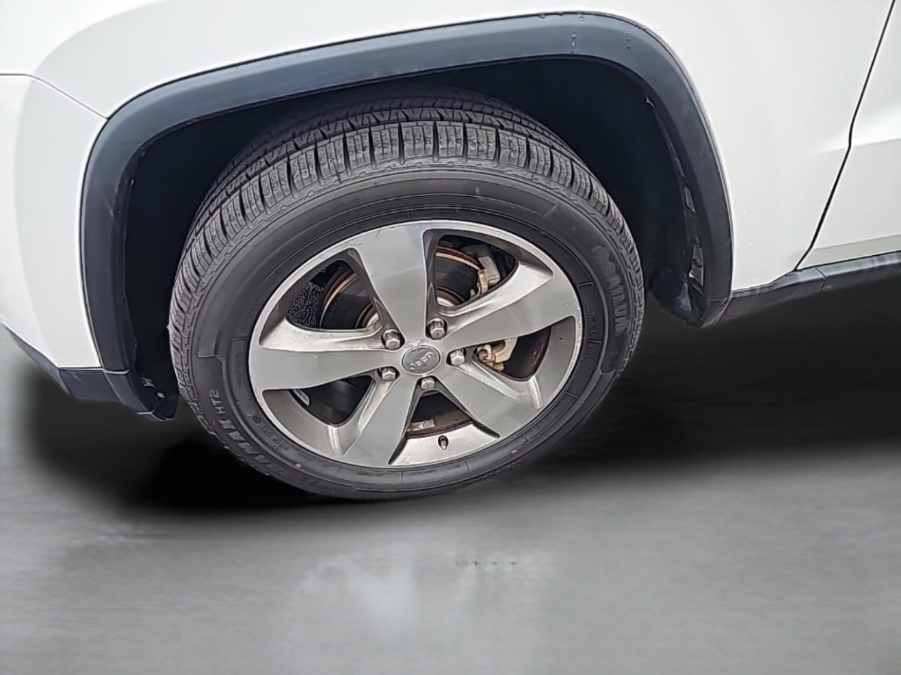 Used 2015 Jeep Grand Cherokee Limited image 13