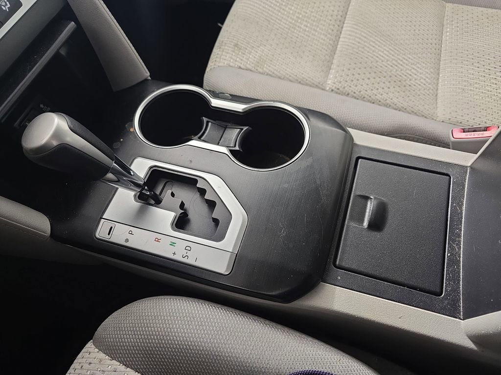 Used 2014 Toyota Camry LE image 25