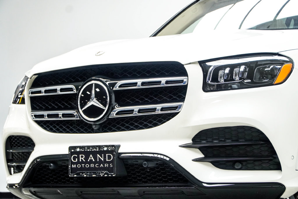Used 2023 Mercedes-Benz GLS 450 4MATIC w/ AMG Line Exterior image 2