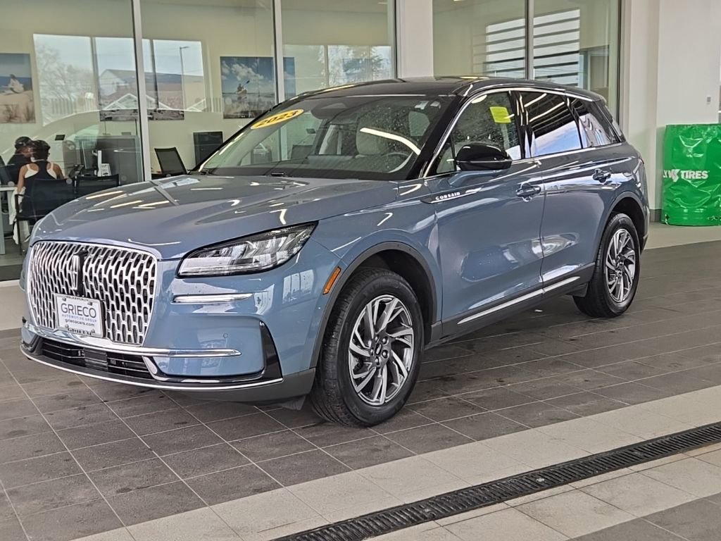 Used 2023 Lincoln Corsair AWD w/ Equipment Group 101A image 4