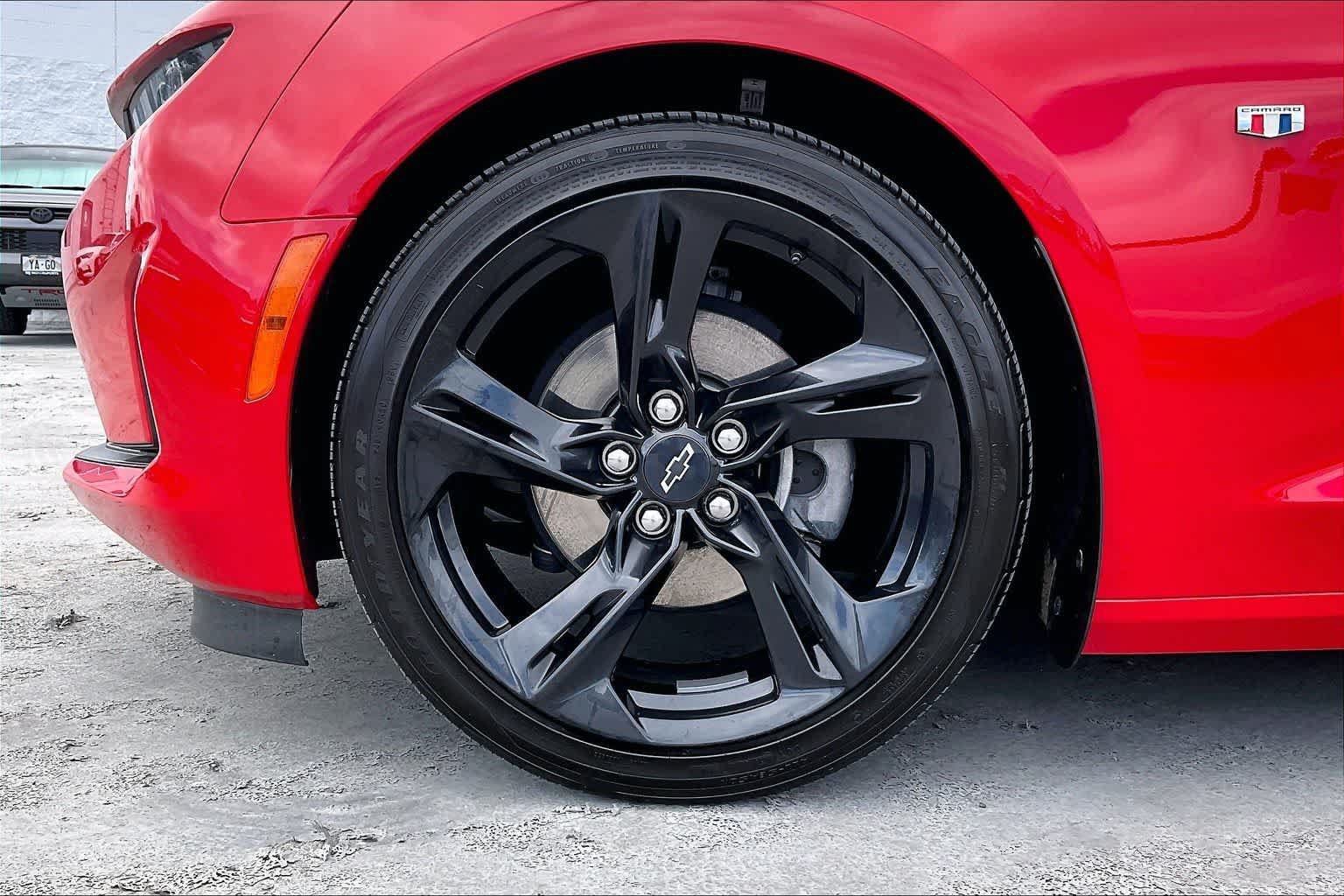 Used 2020 Chevrolet Camaro LT w/ Technology Package RWD image 8