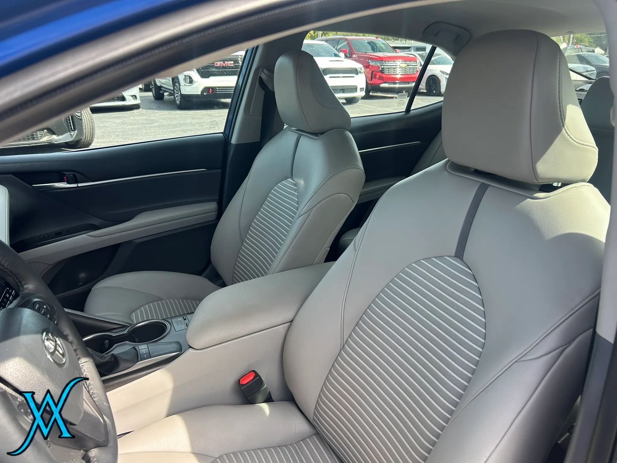 Used 2023 Toyota Camry SE w/ Cold Weather Package FWD image 13