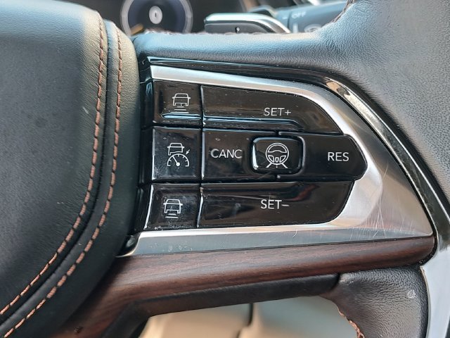 Used 2023 Jeep Grand Cherokee L Summit w/ Advanced Protech Group IV RWD image 18