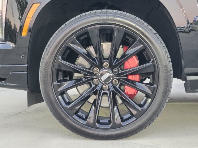 Used 2026 Cadillac Escalade V w/ LPO, ONYX Package AWD/4WD image 11