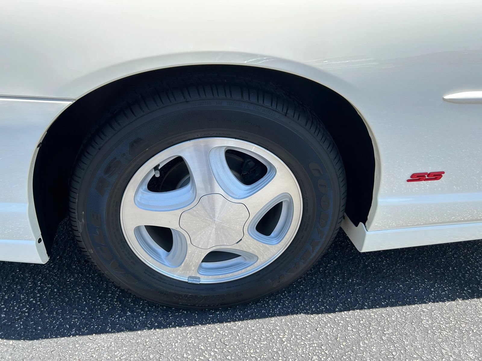 Used 2004 Chevrolet Monte Carlo SS w/ Preferred Equipment Group FWD image 36