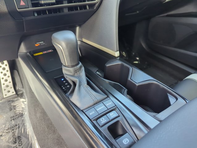 Used 2025 Toyota Camry SE FWD image 15