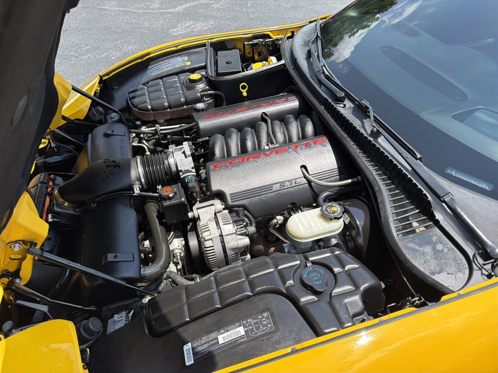 Used 2000 Chevrolet Corvette Coupe w/ Roof Pkg RWD image 17