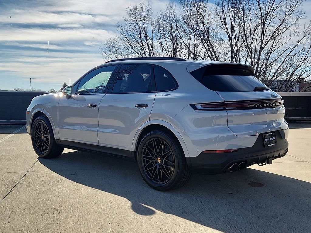 New 2026 Porsche Cayenne S image 3