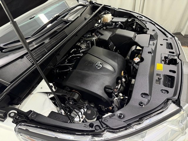 Used 2019 Toyota Highlander XLE image 30