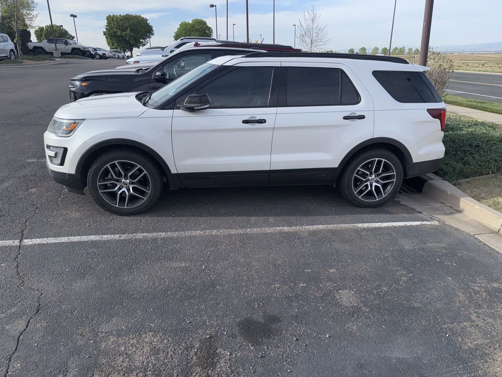 Used 2017 Ford Explorer Sport w/ Equipment Group 401A AWD/4WD image 2