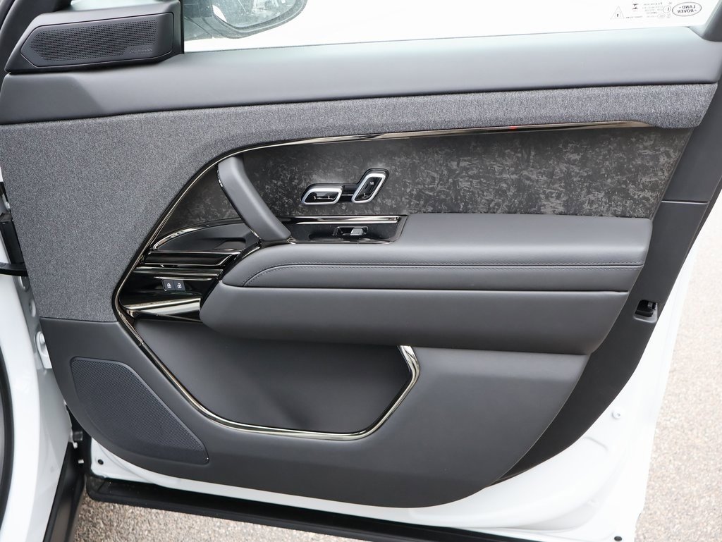 New 2025 Land Rover Range Rover Sport Dynamic SE image 13