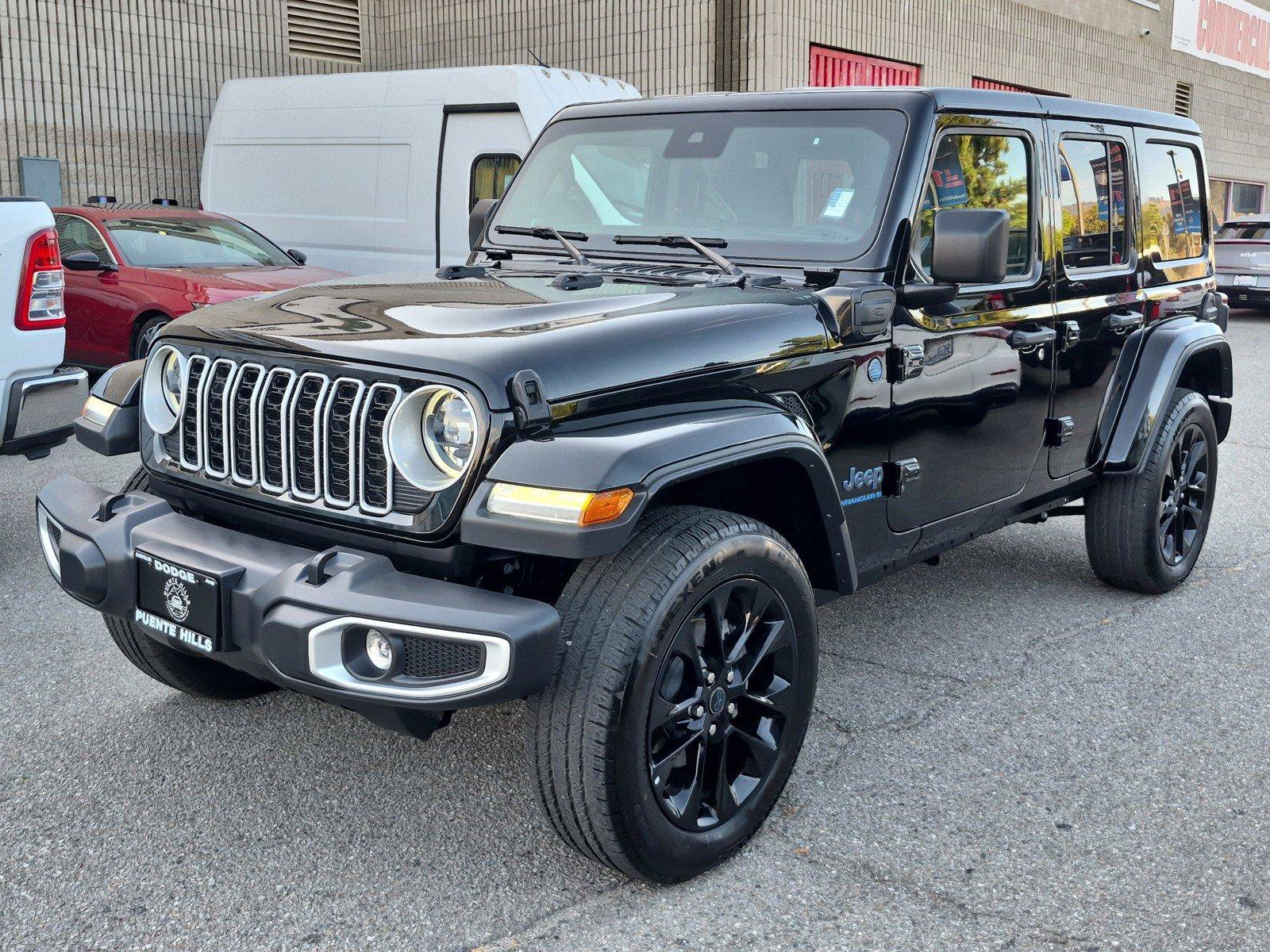 Certified 2025 Jeep Wrangler Unlimited Sahara w/ Safety Group AWD/4WD image 4