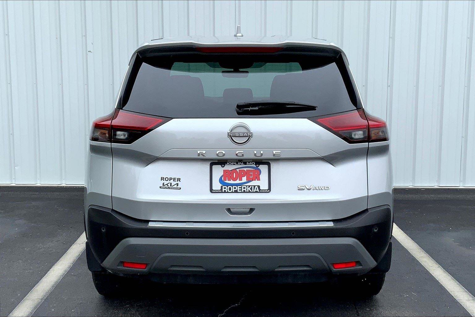 Used 2023 Nissan Rogue SV AWD/4WD image 4