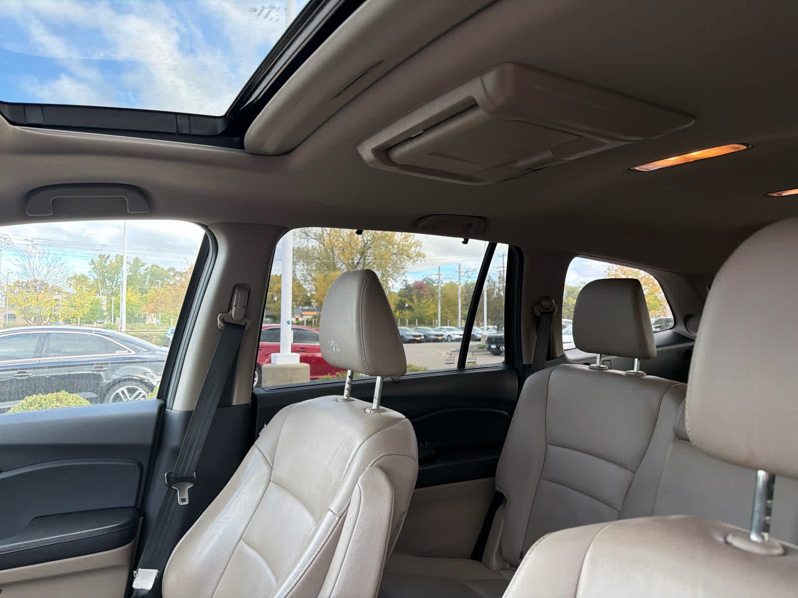 Used 2017 Honda Pilot Touring image 10