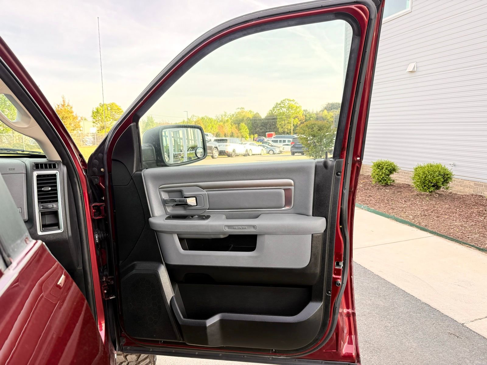 Used 2017 RAM 1500 Big Horn image 28