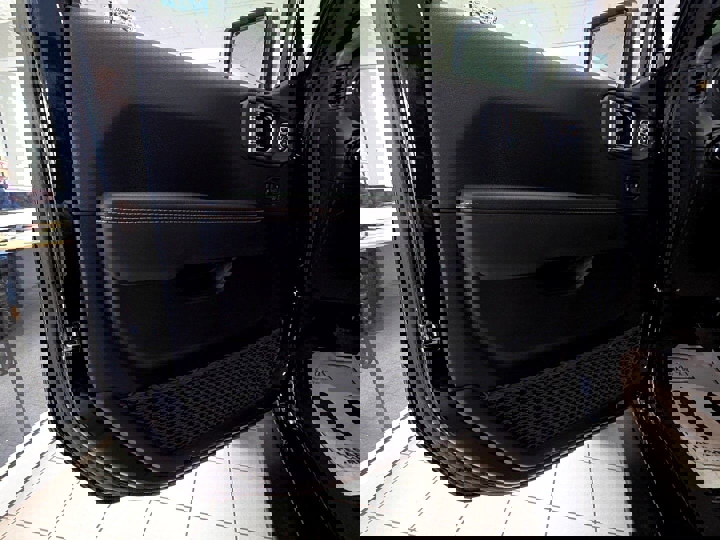 New 2025 Jeep Wrangler Unlimited Rubicon 392 image 13