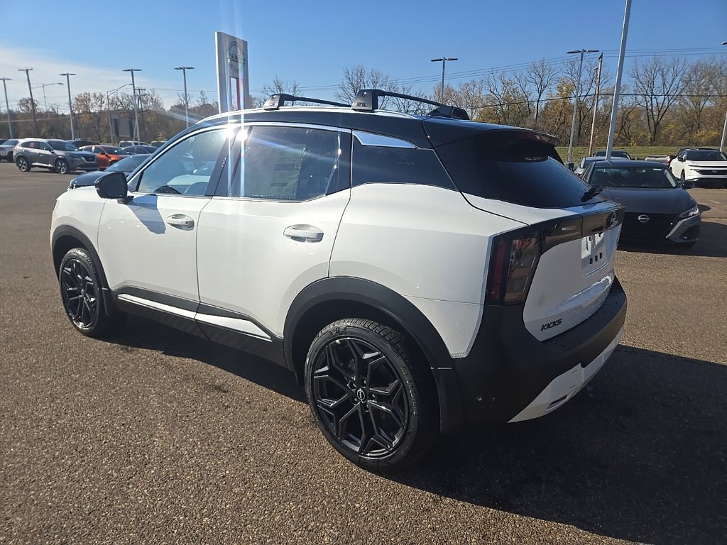 New 2026 Nissan Kicks SR w/ SR Premium Package AWD/4WD image 5