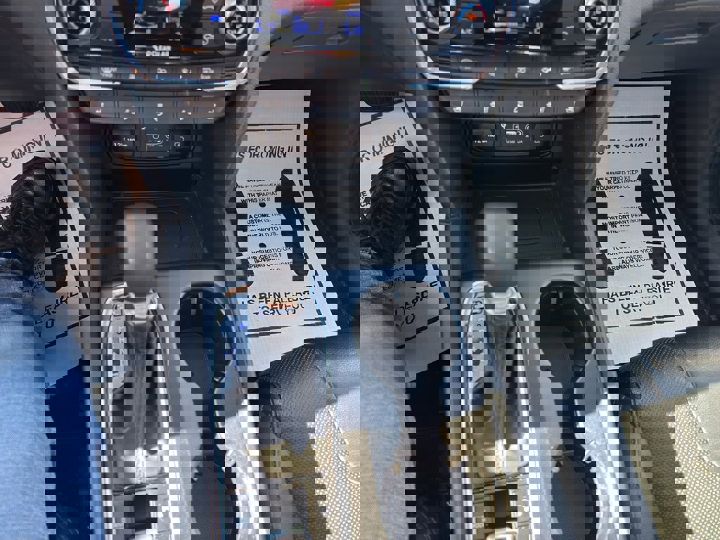 Used 2020 Hyundai Santa Fe Limited w/ Cargo Package image 11