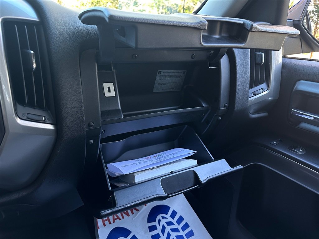 Used 2018 Chevrolet Silverado 1500 LT w/ All Star Edition image 46