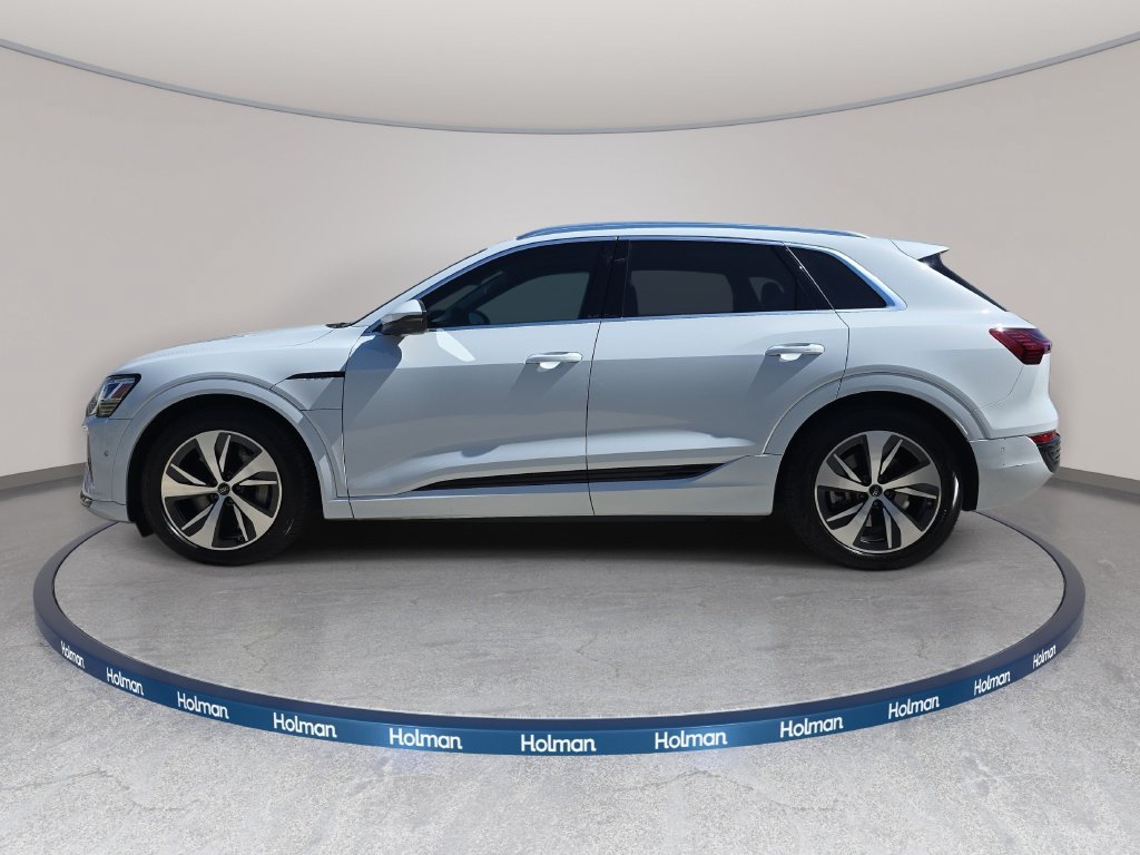 Used 2024 Audi Q8 e-tron Premium Plus w/ Premium Plus Package AWD/4WD image 9