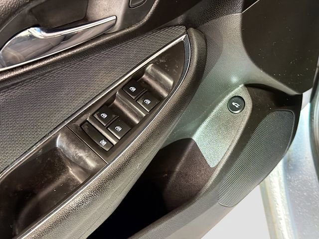Used 2017 Chevrolet Cruze LT image 15