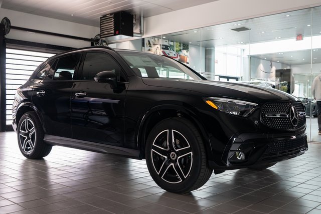 New 2025 Mercedes-Benz GLC 300 4MATIC