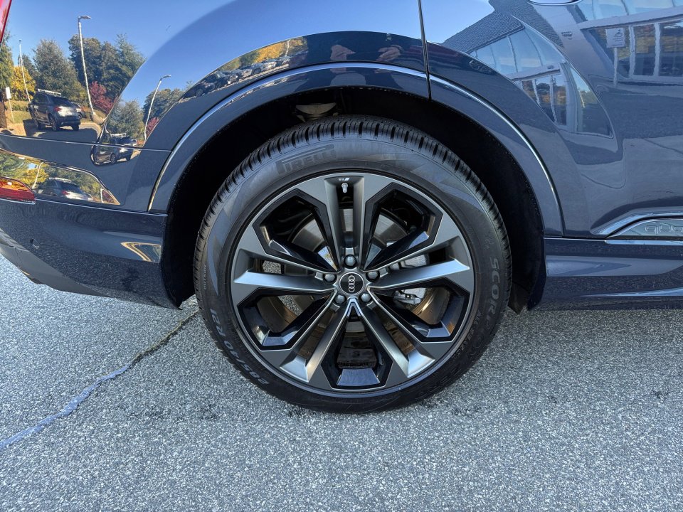 Used 2025 Audi Q7 3.0T Prestige image 23