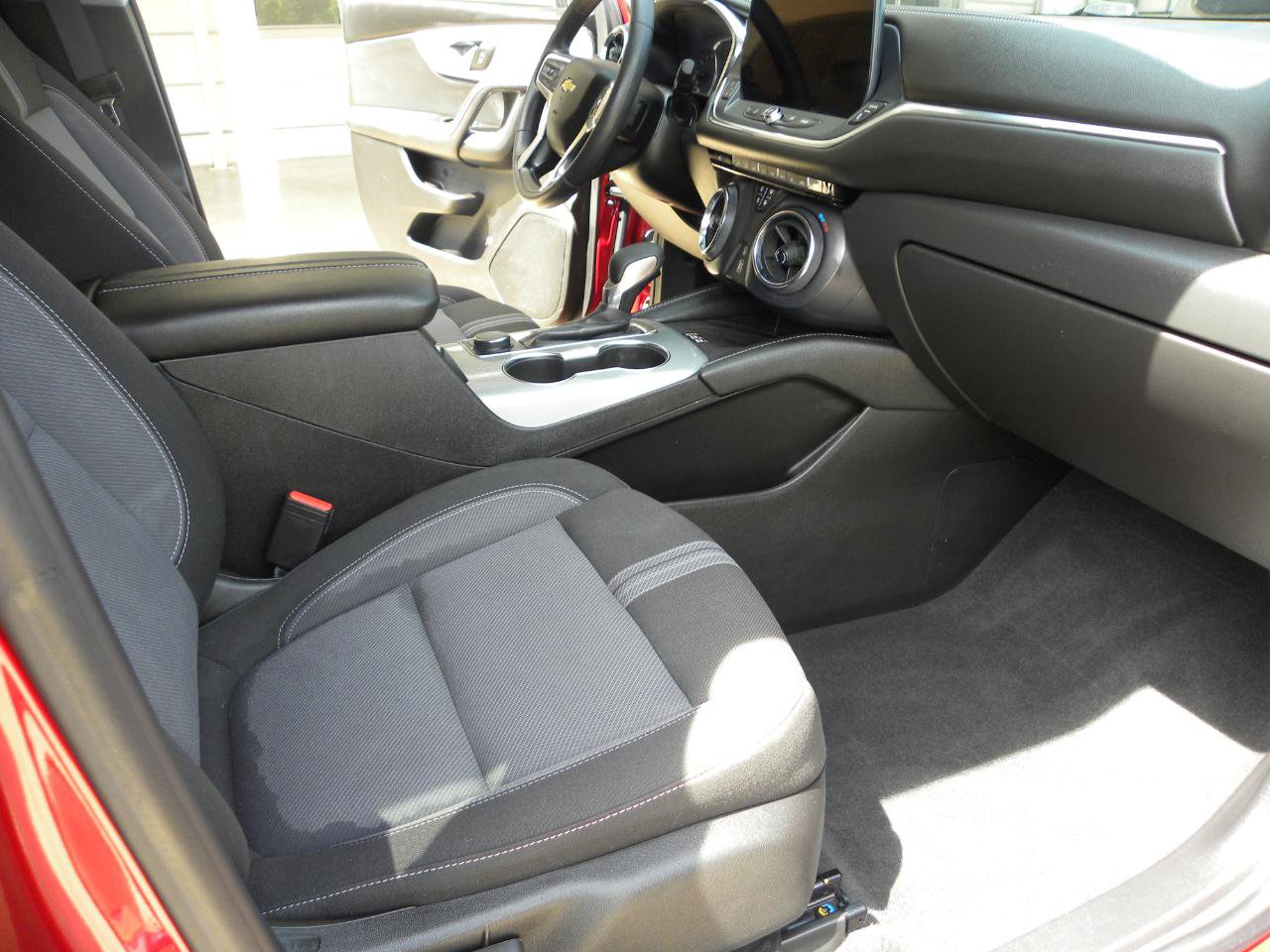 Used 2024 Chevrolet Blazer LT w/ Convenience Package FWD image 14
