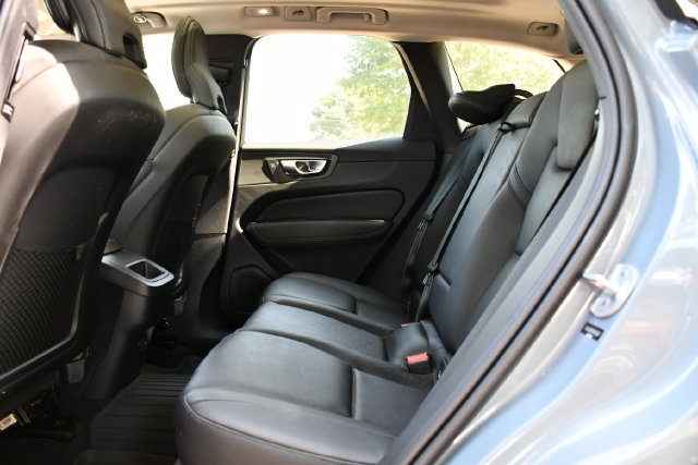 Certified 2024 Volvo XC60 B5 Plus w/ Protection Package Premier AWD/4WD image 14