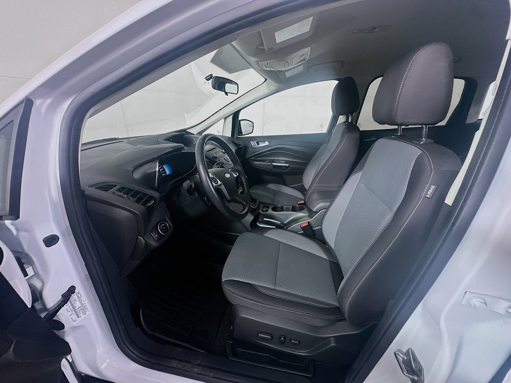 Used 2017 Ford C-MAX SE FWD image 13