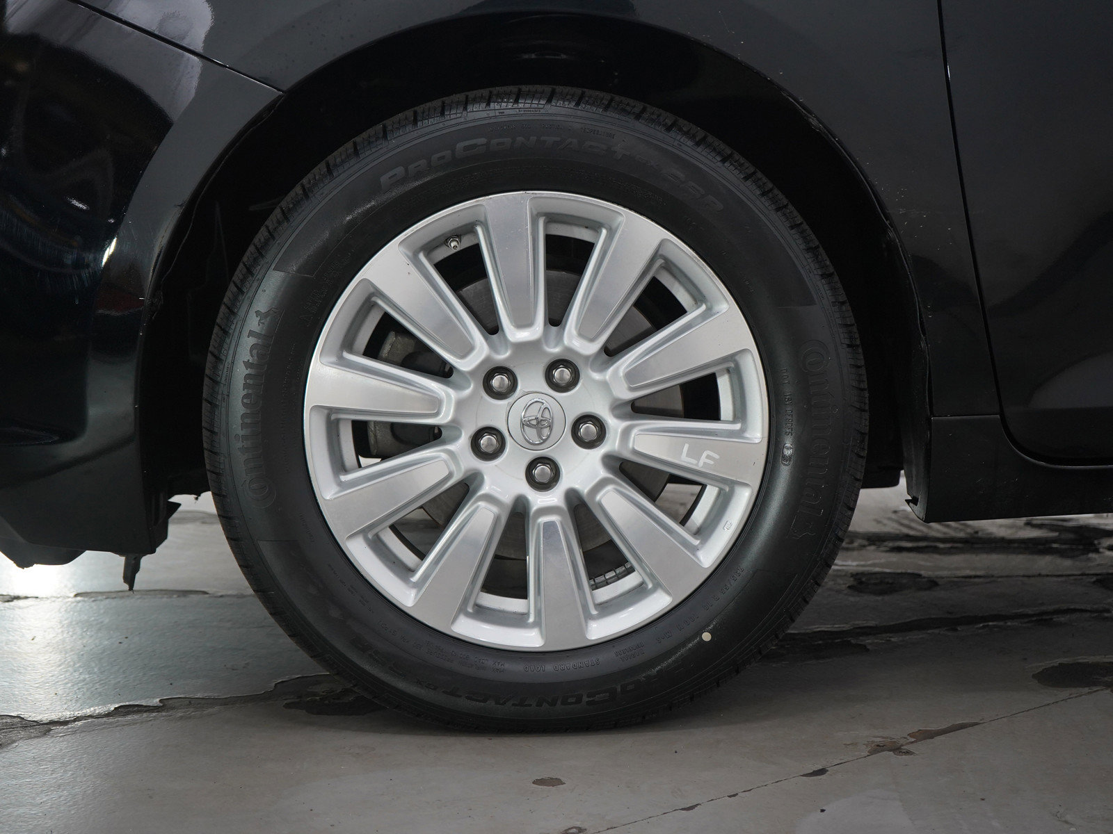 Used 2017 Toyota Sienna XLE image 31