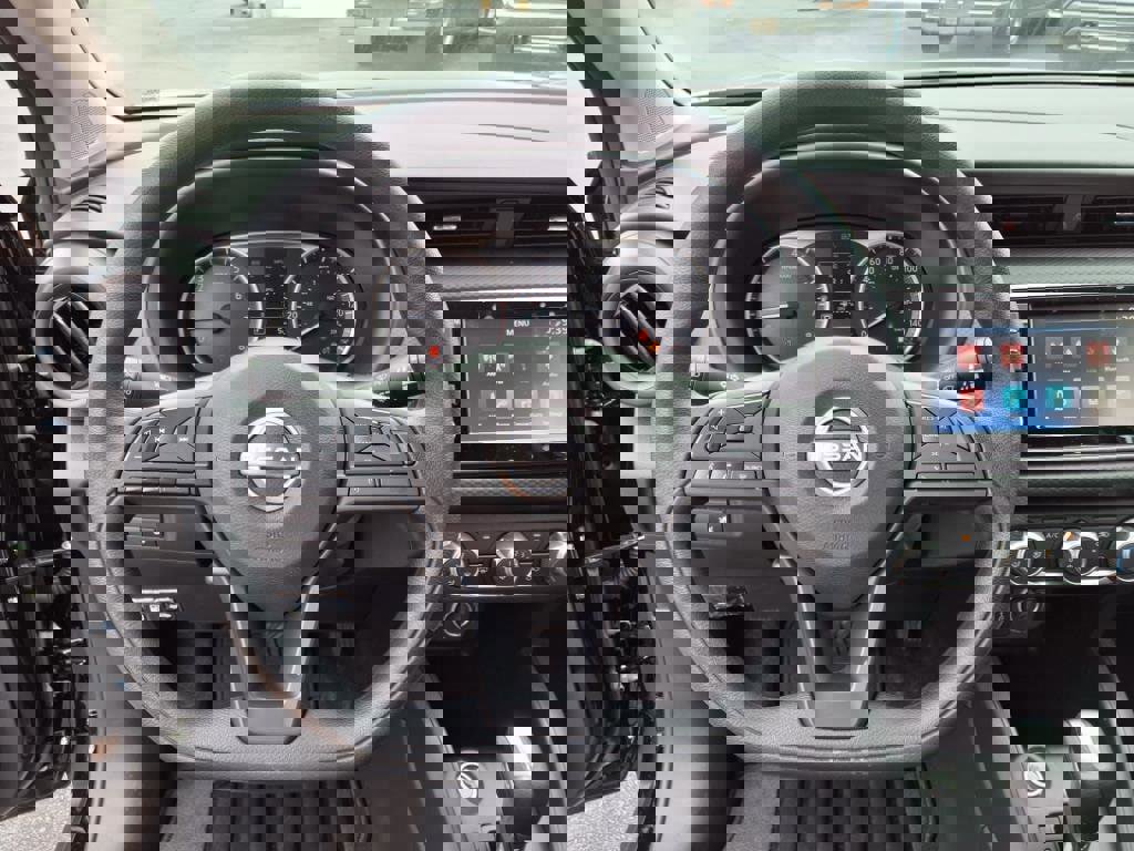 New 2025 Nissan Kicks Play S image 12