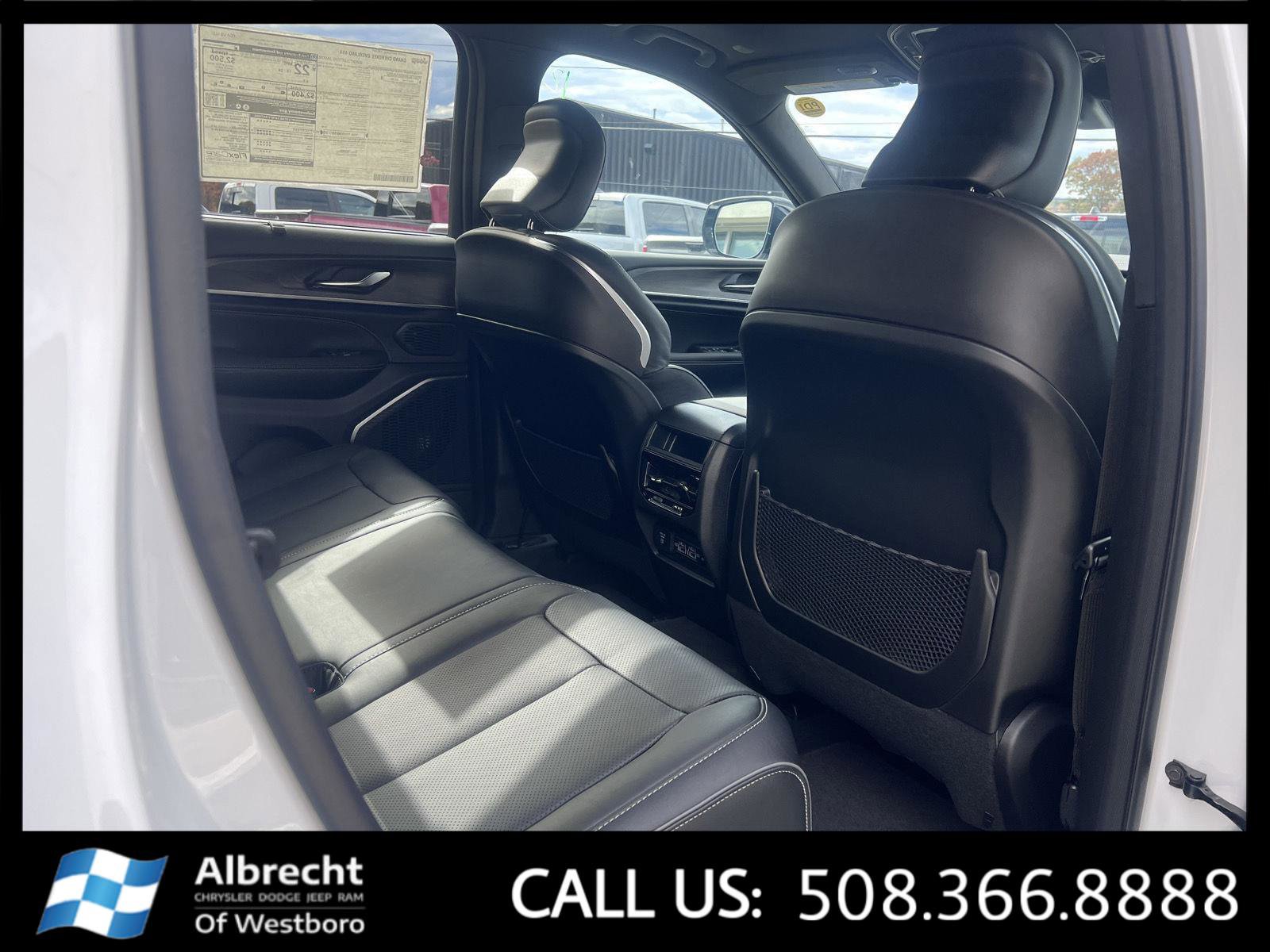 New 2025 Jeep Grand Cherokee Overland w/ Luxury Tech Group IV image 14