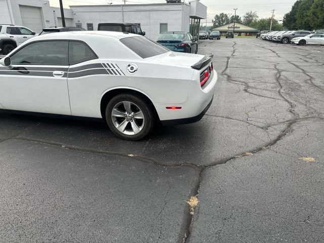 Used 2017 Dodge Challenger SXT RWD image 5