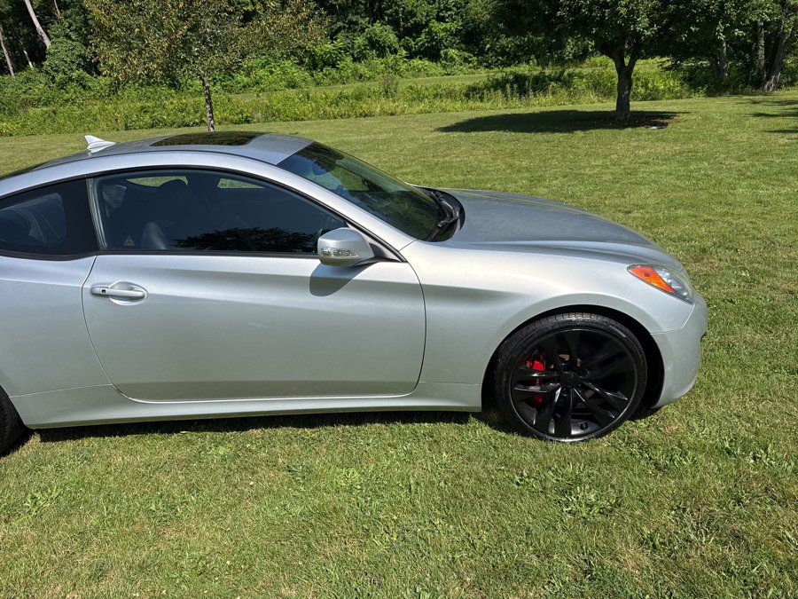 Used 2010 Hyundai Genesis 3.8 RWD image 35