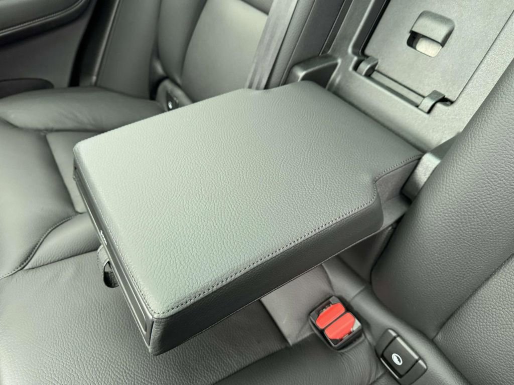 Certified 2023 Volvo XC60 B5 Plus w/ Climate Package image 9