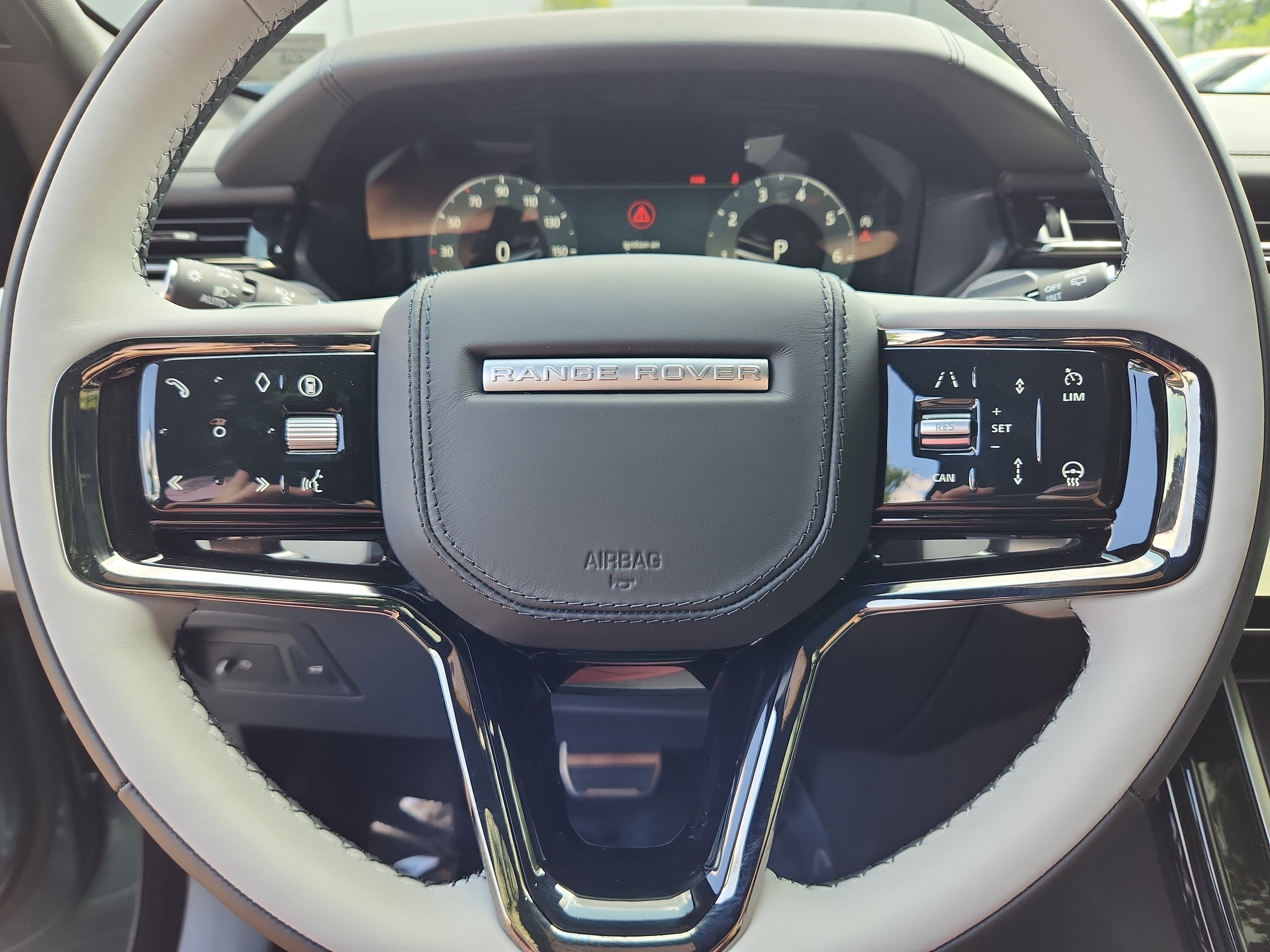 New 2026 Land Rover Range Rover Velar Dynamic SE image 18