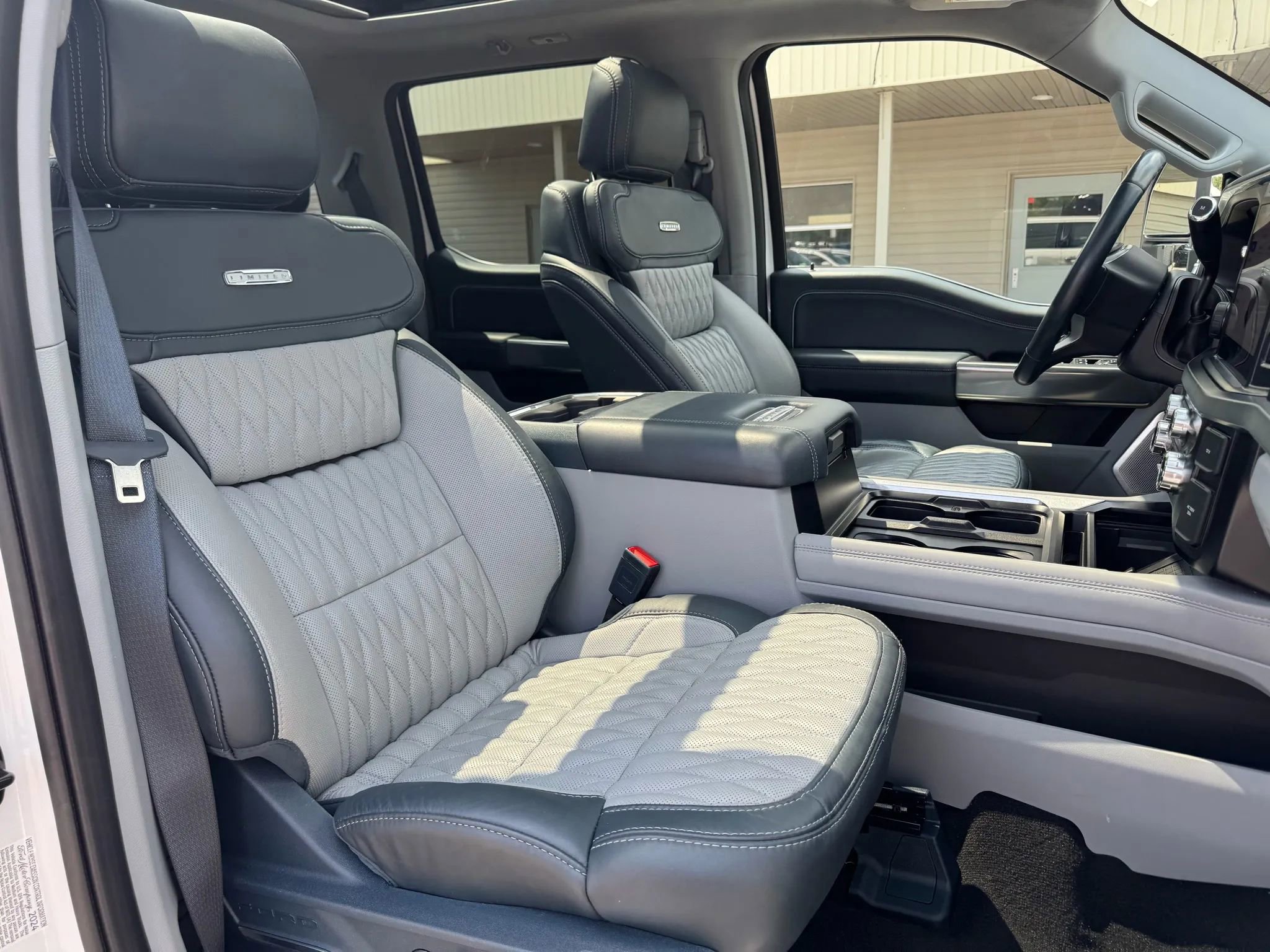 Used 2024 Ford F250 Limited w/ FX4 Off-Road Package image 35