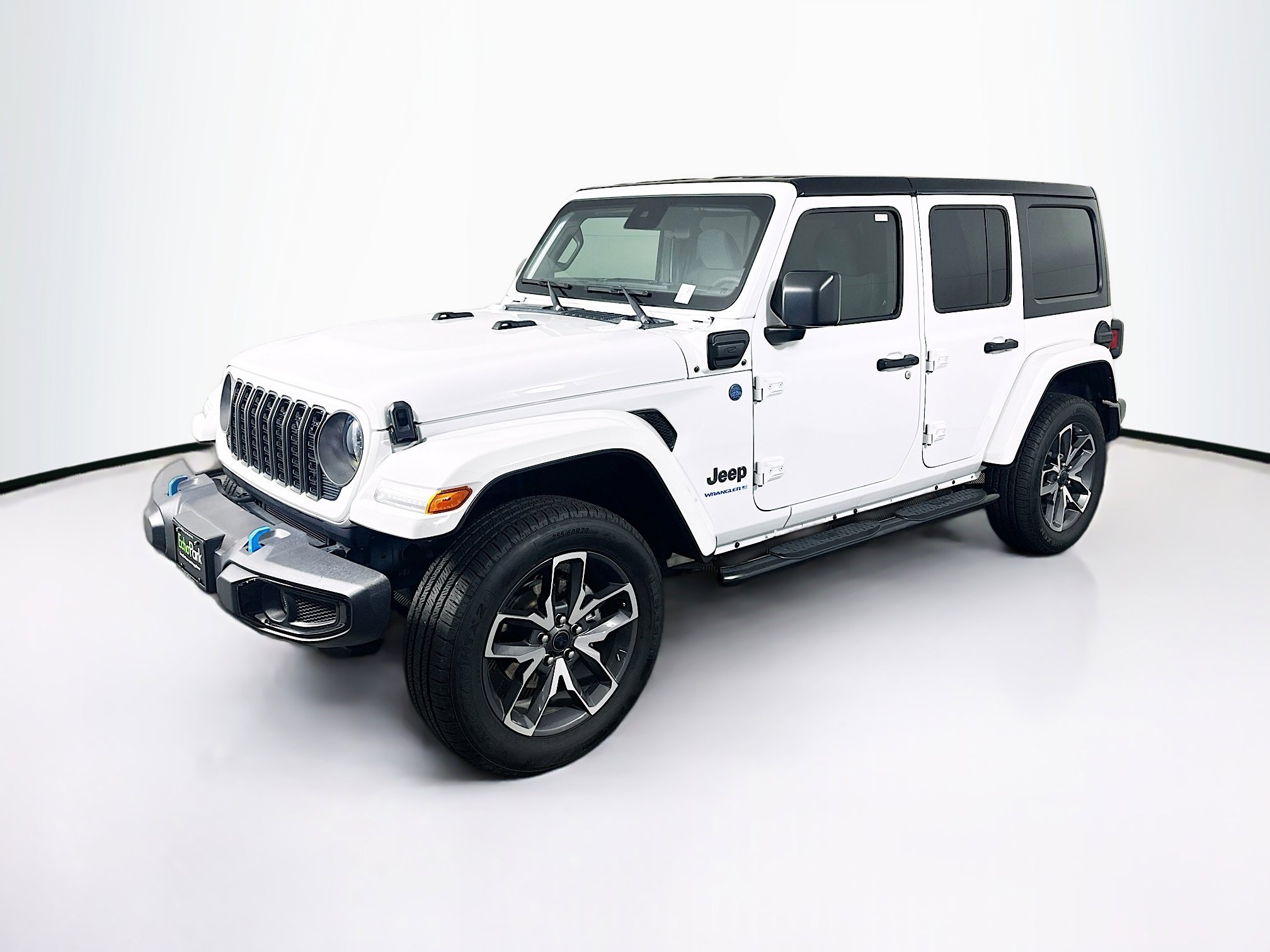 Used 2024 Jeep Wrangler Unlimited w/ Convenience Group AWD/4WD image 3