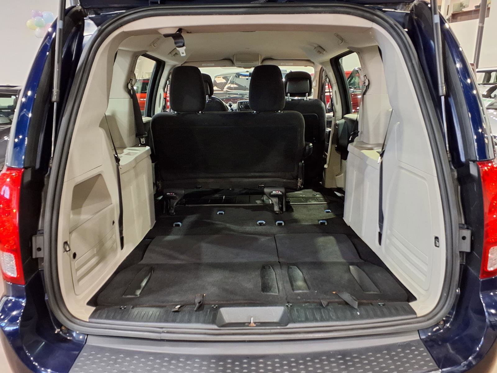 Used 2014 Dodge Grand Caravan SE image 15