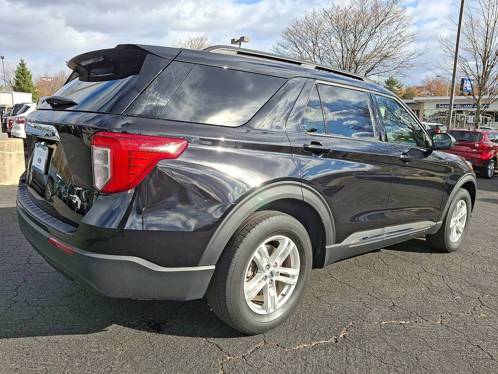 Used 2023 Ford Explorer XLT image 6